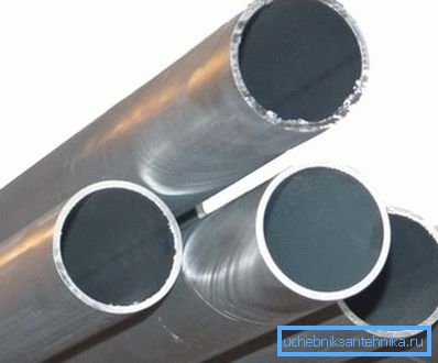 Sulla foto - tubi elettrici saldati Sulla foto - tubi elettrici saldati