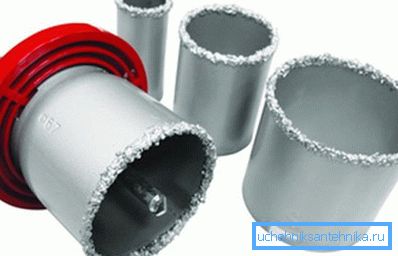 Nella foto: in vendita puoi trovare interi set di corone con cui puoi forare qualsiasi ceramica - dai lavandini alle piastrelle e persino alla pietra artificiale Nella foto: in vendita puoi trovare interi set di corone con cui puoi forare qualsiasi ceramica - dai lavandini alle piastrelle e persino alla pietra artificiale