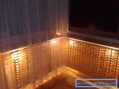 Nella foto - una variante di decorare le batterie con schermi di vimini e retroilluminazione Nella foto - una variante di decorare le batterie con schermi di vimini e retroilluminazione