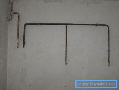 Nella foto: è importante sapere esattamente come saranno posizionati gli elettrodomestici in cucina per saldare la configurazione del gasdotto richiesta. Nella foto: è importante sapere esattamente come saranno posizionati gli elettrodomestici in cucina per saldare la configurazione del gasdotto richiesta.