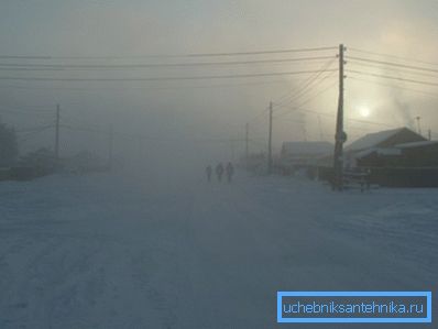 Nella foto - inverno in Verkhoyansk. Nella foto - inverno in Verkhoyansk.