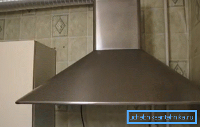In cucina è meglio dare la preferenza al metallo. In cucina è meglio dare la preferenza al metallo.