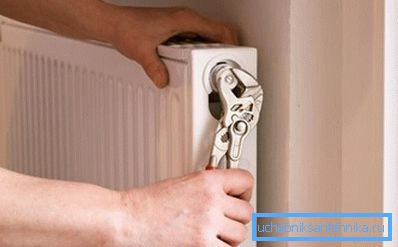 È più sicuro avvitare il rubinetto con la chiave È più sicuro avvitare il rubinetto con la chiave