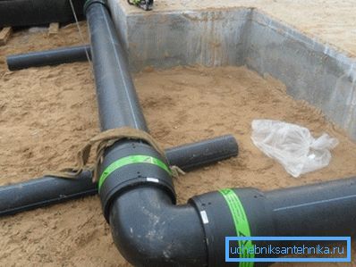 Connessione affidabile di elementi della tubazione di plastica Connessione affidabile di elementi della tubazione di plastica