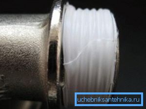 Ferita sul nastro FUM del filo Ferita sul nastro FUM del filo