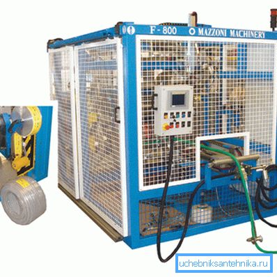 L'avvolgitore forma le bobine e le imballa, il che è molto conveniente L'avvolgitore forma le bobine e le imballa, il che è molto conveniente