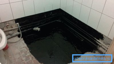 Applicazione del mastice. Applicazione del mastice.
