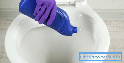 Applicare la composizione sulla superficie interna Applicare la composizione sulla superficie interna