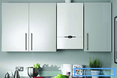 Apparecchio a parete BAXI all'interno della cucina Apparecchio a parete BAXI all'interno della cucina