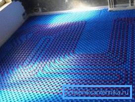 Pavimentazione per l'installazione. Pavimentazione per l'installazione.