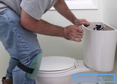 Nessuno di noi sa cosa fare se il bagno svuota male. Nessuno di noi sa cosa fare se il bagno svuota male.