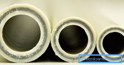 Non dimenticare che abbiamo calcolato il diametro interno. I tubi di plastica sono contrassegnati con uno esterno. Non dimenticare che abbiamo calcolato il diametro interno. I tubi di plastica sono contrassegnati con uno esterno.
