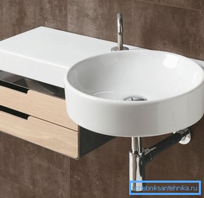 Piccole copie sono adatte per servizi igienici e bagni di piccole dimensioni. Piccole copie sono adatte per servizi igienici e bagni di piccole dimensioni.