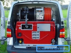 Alcune unità di questo tipo hanno dimensioni piuttosto grandi ed è necessario utilizzare il trasporto motore per spostarle. Alcune unità di questo tipo hanno dimensioni piuttosto grandi ed è necessario utilizzare il trasporto motore per spostarle.