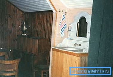 Alcuni artigiani usano per questo scopo un armadietto normale con un lavandino, sul quale semplicemente installano un serbatoio con acqua. Alcuni artigiani usano per questo scopo un armadietto normale con un lavandino, sul quale semplicemente installano un serbatoio con acqua.
