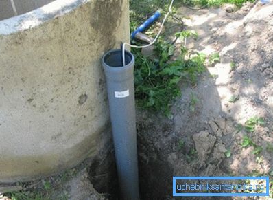 Alcuni maestri preferiscono fare un rubinetto proprio accanto alla struttura o creare un tubo per i fili di alimentazione elettrica. Alcuni maestri preferiscono fare un rubinetto proprio accanto alla struttura o creare un tubo per i fili di alimentazione elettrica.