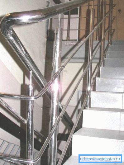 Alcune varietà di prodotti simili realizzati in acciaio inossidabile sono perfetti per la creazione di oggetti interni o come elementi decorativi. Alcune varietà di prodotti simili realizzati in acciaio inossidabile sono perfetti per la creazione di oggetti interni o come elementi decorativi.