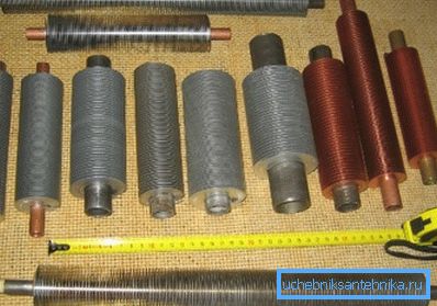 Alcune varietà di tali tubi, che differiscono per diametro, design e materiale utilizzato per la fabbricazione Alcune varietà di tali tubi, che differiscono per diametro, design e materiale utilizzato per la fabbricazione