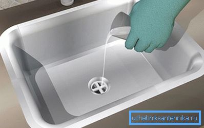 Alcune formulazioni per questo tipo di lavoro possono essere tossiche e, pertanto, quando si lavora con esse vale la pena utilizzare dispositivi di protezione individuale. Alcune formulazioni per questo tipo di lavoro possono essere tossiche e, pertanto, quando si lavora con esse vale la pena utilizzare dispositivi di protezione individuale.