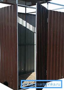 Rivestimento realizzato in cartone ondulato Rivestimento realizzato in cartone ondulato
