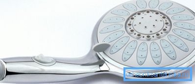 Molto spesso, la regolazione della pressione o cambio di modalità viene effettuata ruotando un meccanismo speciale Molto spesso, la regolazione della pressione o cambio di modalità viene effettuata ruotando un meccanismo speciale