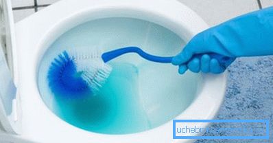 È molto importante mantenere la toilette perfettamente pulita. È molto importante mantenere la toilette perfettamente pulita.