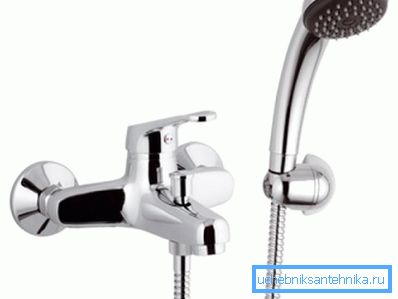 Miscelatore monocomando con doccia flessibile Miscelatore monocomando con doccia flessibile