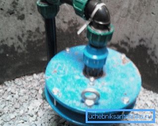 Il cappuccio protegge il pozzo in modo affidabile da eventuali impatti Il cappuccio protegge il pozzo in modo affidabile da eventuali impatti