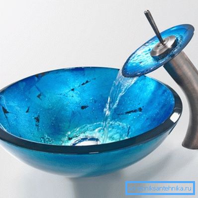 Il design originale di questi prodotti è a volte sorprendente e permetterà al design di diventare l'elemento principale della stanza. Il design originale di questi prodotti è a volte sorprendente e permetterà al design di diventare l'elemento principale della stanza.