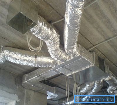 Il microclima di comfort in casa dipende dall'installazione di alta qualità della ventilazione. Il microclima di comfort in casa dipende dall'installazione di alta qualità della ventilazione.