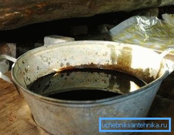 L'olio motore usato può essere un buon combustibile per una caldaia di riscaldamento. L'olio motore usato può essere un buon combustibile per una caldaia di riscaldamento.