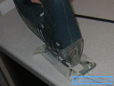 Le aree ovali vengono tagliate con molta attenzione e attenzione. Le aree ovali vengono tagliate con molta attenzione e attenzione.