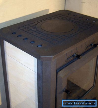 Una stufa dotata di una stufa renderà possibile cucinare Una stufa dotata di una stufa renderà possibile cucinare