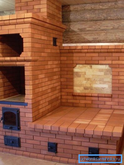 Forno con ampia panca e piano cottura Forno con ampia panca e piano cottura