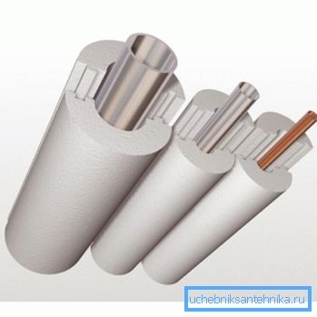 Polyfoam - un buon riscaldatore per tubi di fogna. Polyfoam - un buon riscaldatore per tubi di fogna.