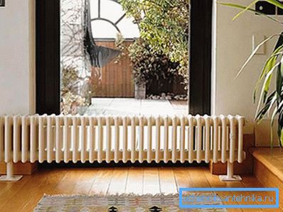 Prima di eseguire il riscaldamento in casa, è necessario calcolare correttamente il sistema e prelevare l'attrezzatura. Prima di eseguire il riscaldamento in casa, è necessario calcolare correttamente il sistema e prelevare l'attrezzatura.