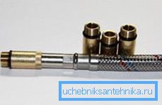 Adattatore M10-M8 per miscelatori con raccordi di diverse lunghezze Adattatore M10-M8 per miscelatori con raccordi di diverse lunghezze