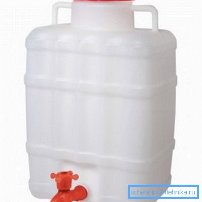 Botte d'acqua in plastica portatile con rubinetto Botte d'acqua in plastica portatile con rubinetto