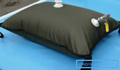 Serbatoio dell'acqua elastico portatile. Serbatoio dell'acqua elastico portatile.