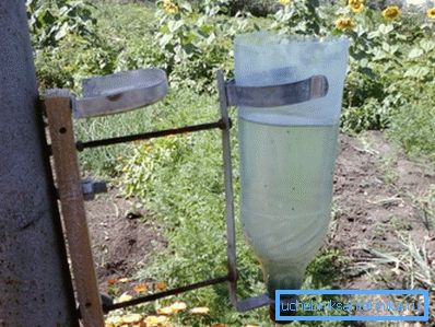 Bottiglia di plastica - la versione più semplice di un lavabo fatto in casa. Bottiglia di plastica - la versione più semplice di un lavabo fatto in casa.