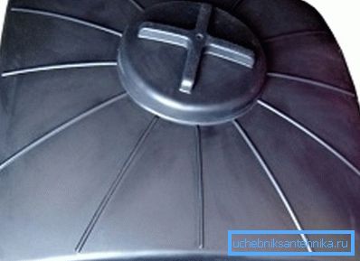 Capacità di plastica non inferiore a 110 litri Capacità di plastica non inferiore a 110 litri