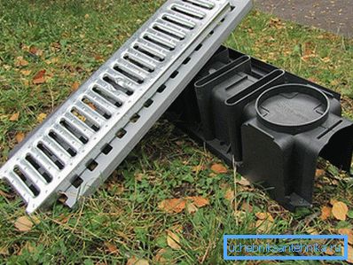 Grondaia in plastica per sistema di drenaggio superficiale Grondaia in plastica per sistema di drenaggio superficiale