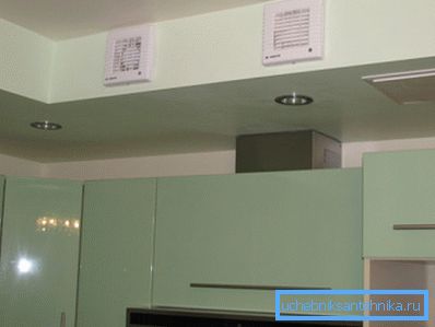 Griglie in plastica per la ventilazione dello spazio della cucina Griglie in plastica per la ventilazione dello spazio della cucina
