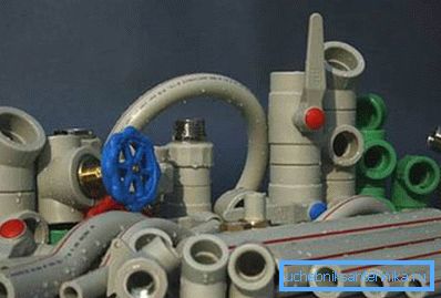 Tubi di plastica - i più moderni elementi di approvvigionamento idrico. Tubi di plastica - i più moderni elementi di approvvigionamento idrico.