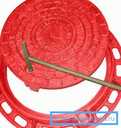 Boccaporto di plastica con meccanismo di bloccaggio. Boccaporto di plastica con meccanismo di bloccaggio.