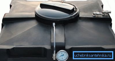 Serbatoio piatto per doccia esterna con 200 litri di plastica con riscaldamento Serbatoio piatto per doccia esterna con 200 litri di plastica con riscaldamento