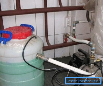 Fornitura di refrigerante al sistema autonomo di bassa pressione Fornitura di refrigerante al sistema autonomo di bassa pressione