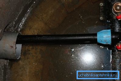 2779 Collegamento del tubo HDPE a un tubo metallico mediante un giunto