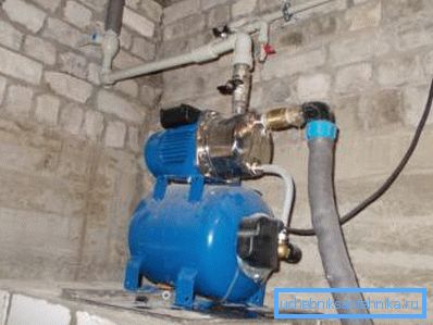 Stazione di connessione nel seminterrato della casa Stazione di connessione nel seminterrato della casa