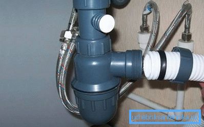 3955 Collegamento del lavandino in bagno alla fogna
